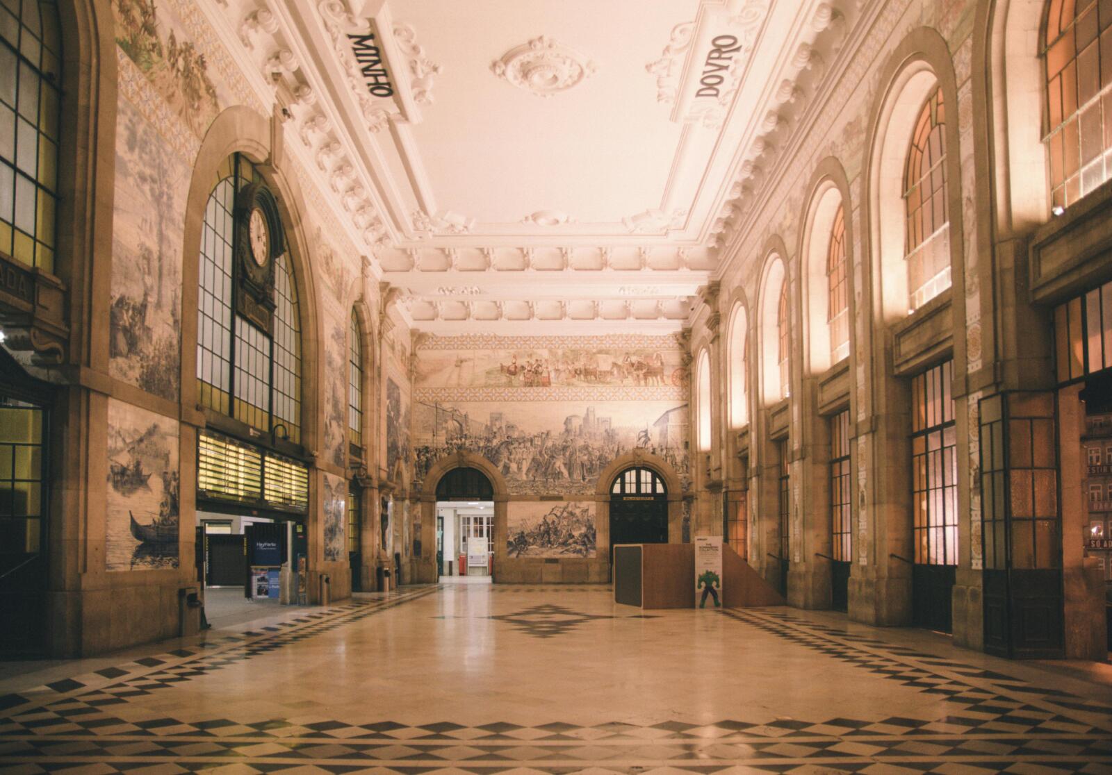 Unique thing to know about Porto, Portugal: the azulejo panels of São Bento Station